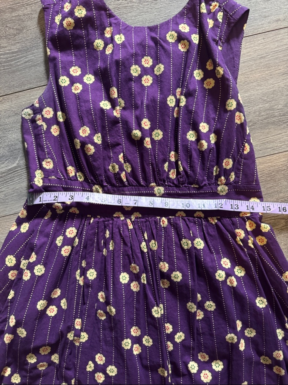 Sleeveless Purple Floral Midi Dress with Yellow Daisy Pattern - Picture 6 of 13